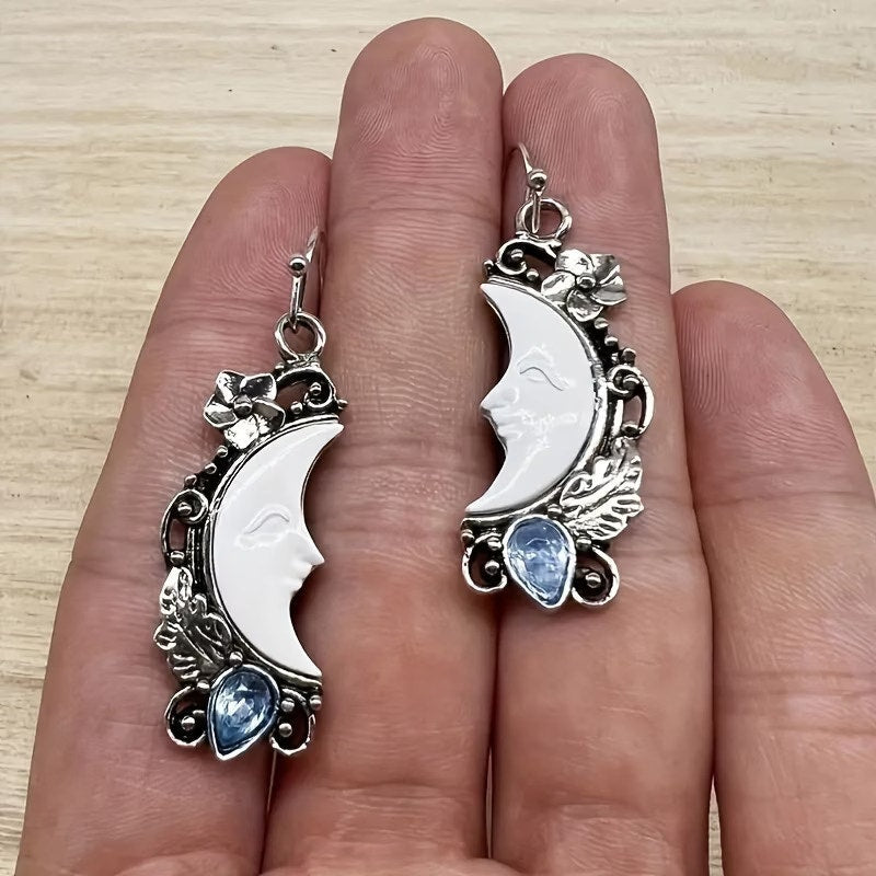 Vintage style Crescent Moon Face Boho Celestial Drop Dangle Earrings
