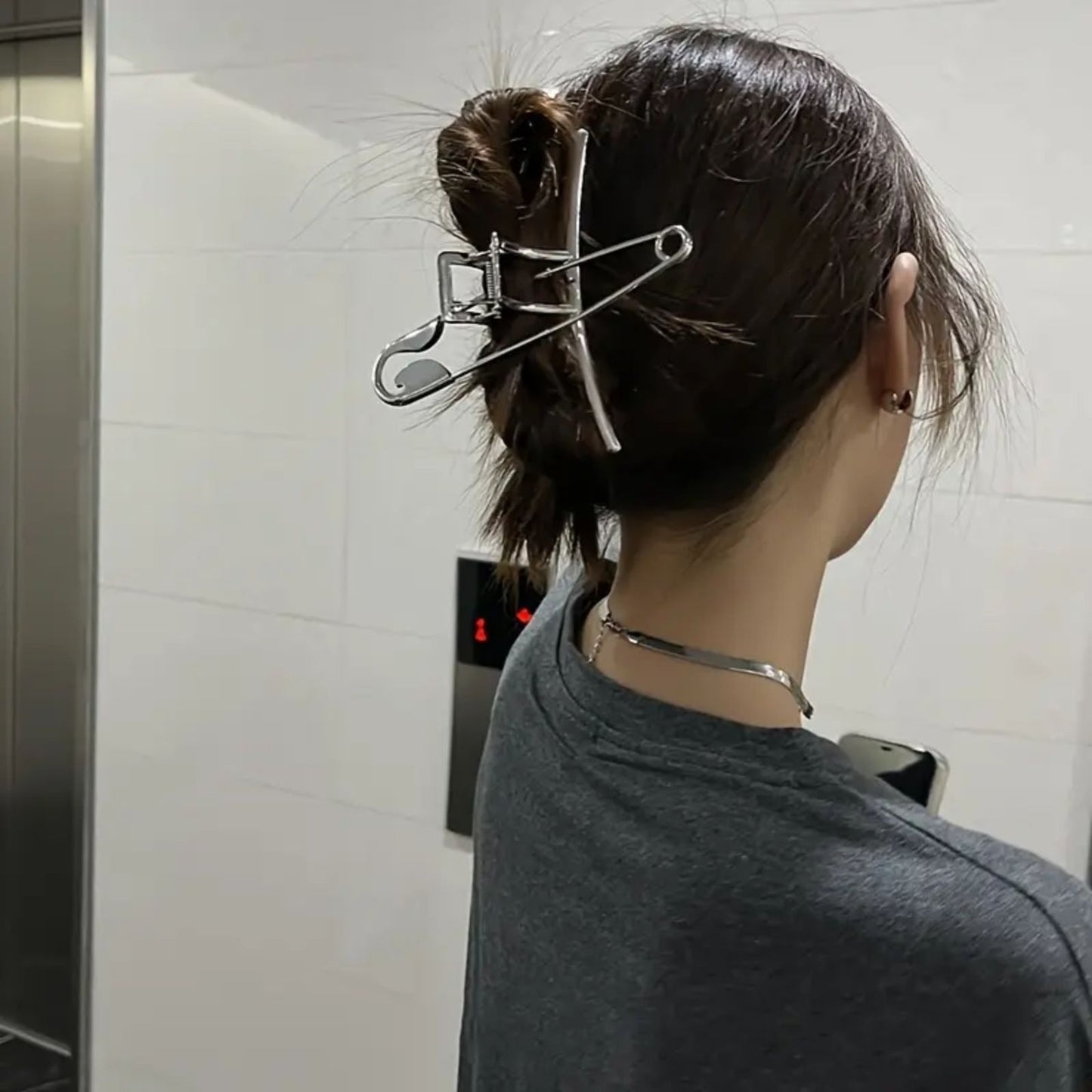 Chic Punk Art Silver Metal Safety Pin & Claw Hair Clip – Stylish Minimalist