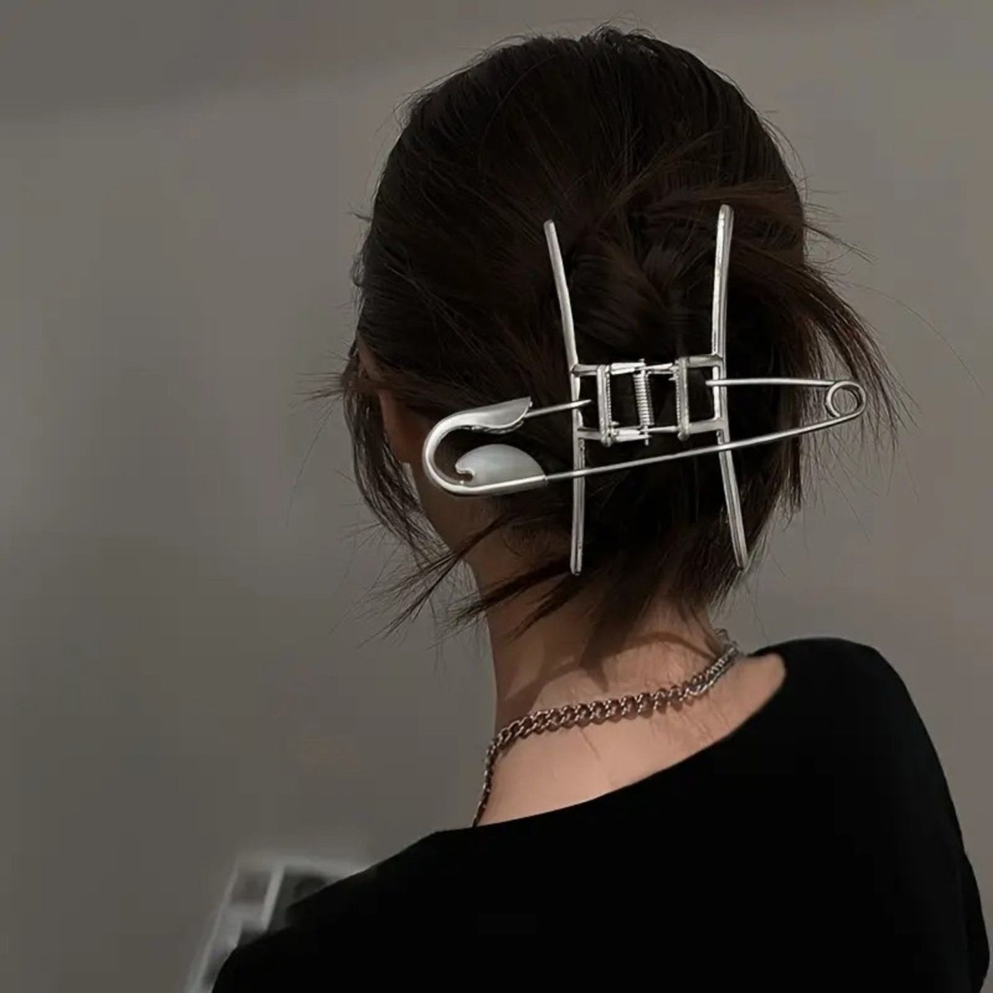 Chic Punk Art Silver Metal Safety Pin & Claw Hair Clip – Stylish Minimalist